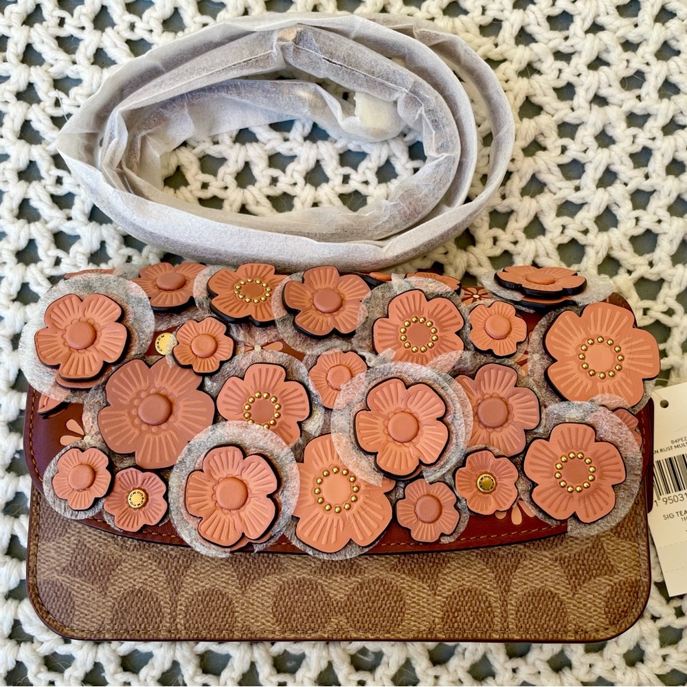 Hayden Crossbody In Signature Canvas With Tea Rose